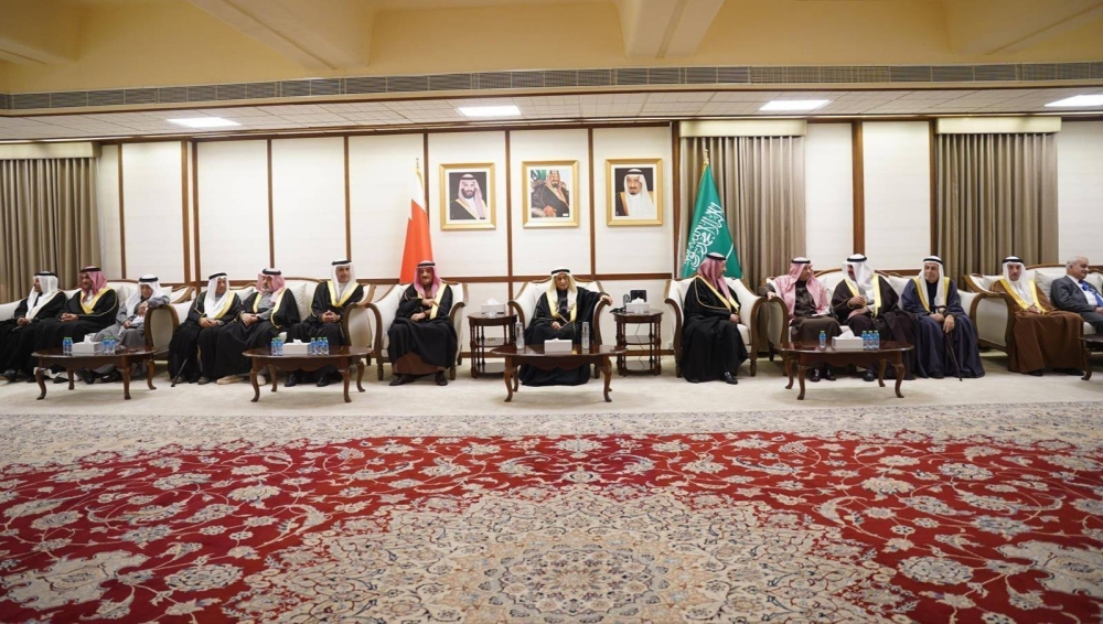 سفير خادم الحرمين الشريفين لدى مملكة البحرين يقيم مأدبة إفطار رمضاني