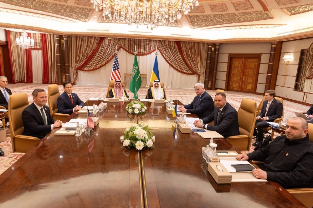 بتوجيه من ولي العهد.. السعودية تستضيف محادثات بين أمريكا وأوكرانيا في جدة