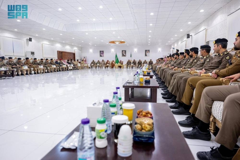 أمير القصيم يشارك منسوبي القطاعات الأمنية والعسكرية بالمنطقة مأدبة الإفطار