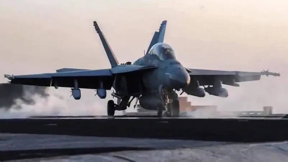 الغارات الأمريكية تتواصل.. إسقاط 11 مسيرة حوثية