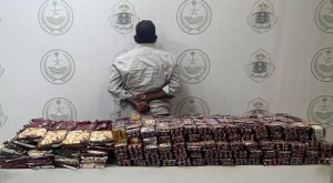 جازان: القبض على مقيم لترويجه (89,536) قرصاً خاضعاً لتنظيم التداول الطبي و(93) كيلوغراماً حشيش مخدر