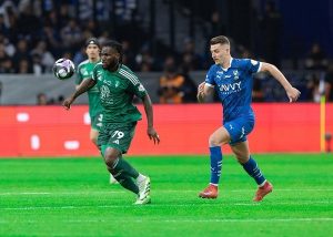 الأهلي يفوز على الهلال في قمة دوري روشن