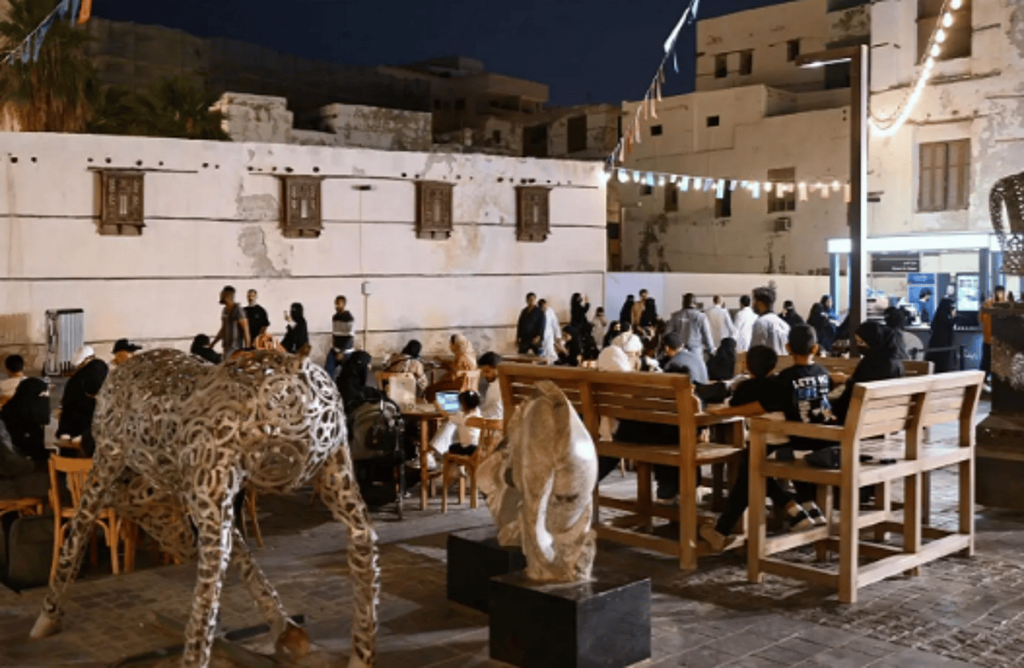 «بسطات البلد» تجسد عبق رمضان وذكريات الماضي في جدة التاريخية