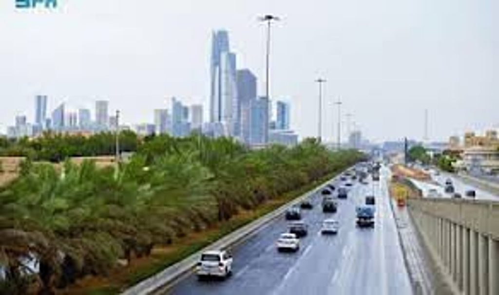 طقس المملكة الثلاثاء.. أمطار رعدية مصحوبة بزخات من البرد ورياح نشطة على عدة مناطق
