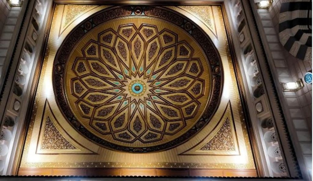 قباب المسجد النبوي.. طرازٌ هندسي يجسّد فنّ العمارة الإسلامية