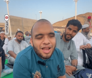 أجمل بقاع الأرض.. كفيف مصري يروي رحلاته مع العمرة