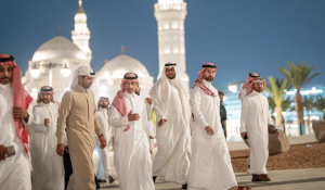 وزير السياحة يزور المعالم الإسلامية والتاريخية والتراثية بالمدينة المنورة