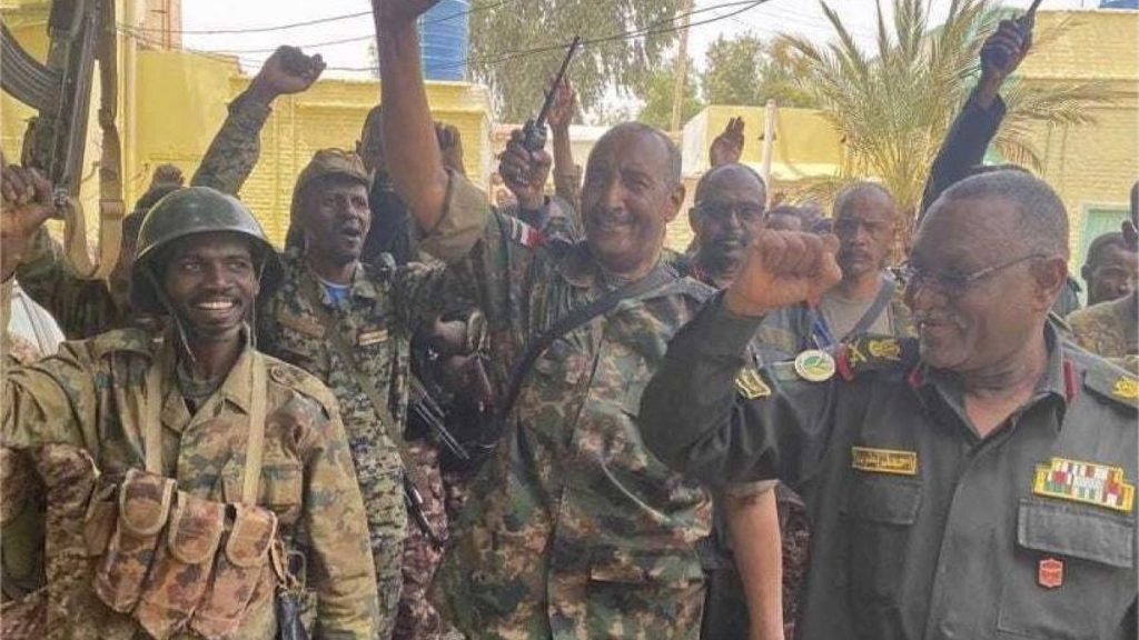 الجيش السوداني يسيطر على معسكر النسور ويتقدم في أم درمان