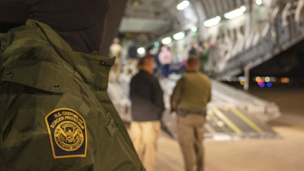 القضاء يواجه إدارة ترامب.. ترحيل طفلة إلى هندوراس يثير أزمة قانونية