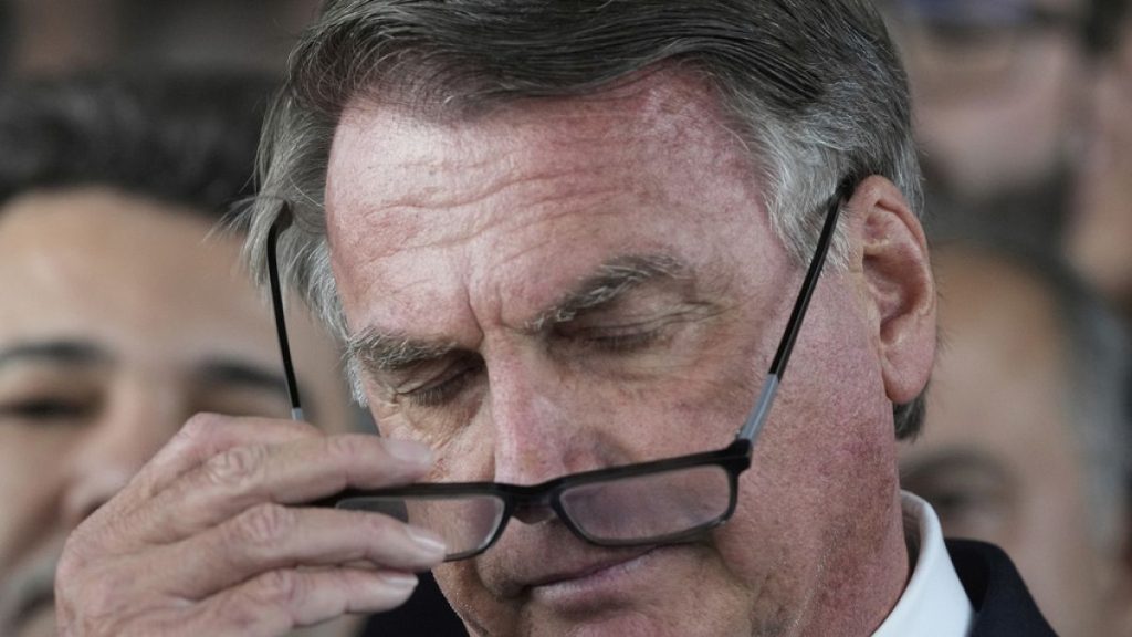 تدهور صحة الرئيس البرازيلي السابق بولسونارو بعد جراحة معقدة في الأمعاء