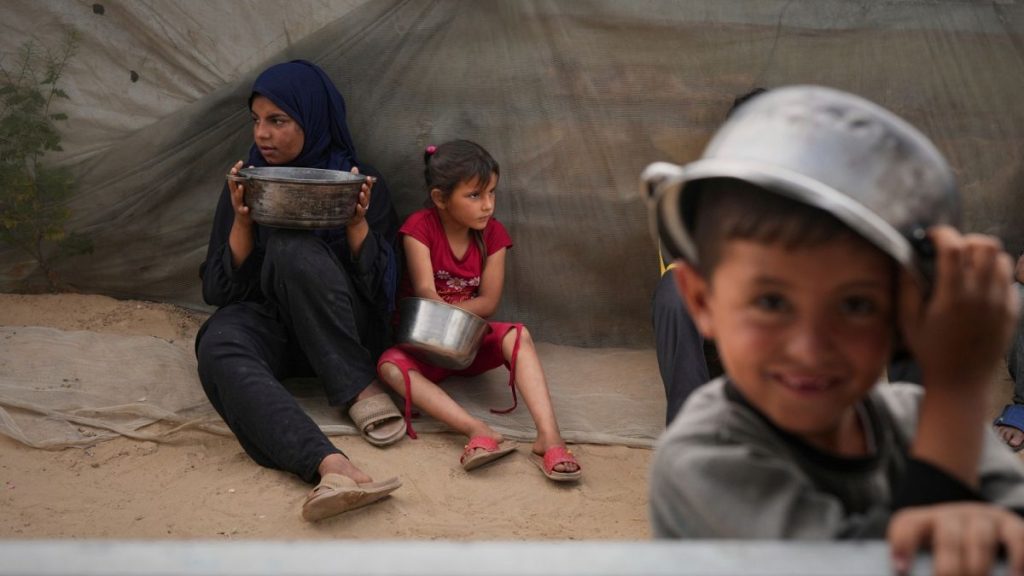 في غزة.. الخبز مفقود والعدس لا يكفي والمطابخ الخيرية تلفظ أنفاسها الأخيرة