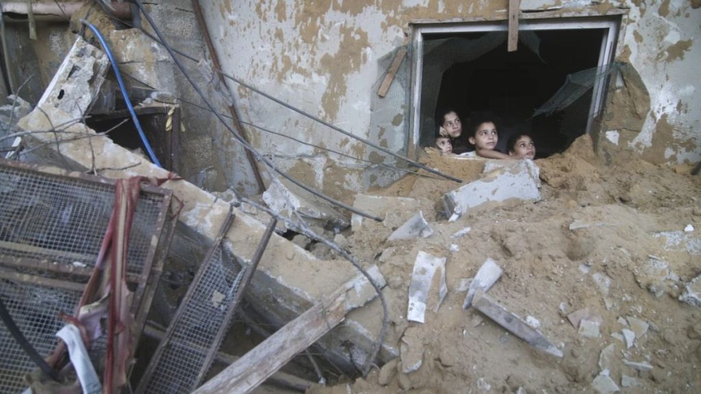 قصف مستمر على غزة وارتفاع بعدد القتلى وقطر تعلن إحراز تقدم في محادثات الهدنة