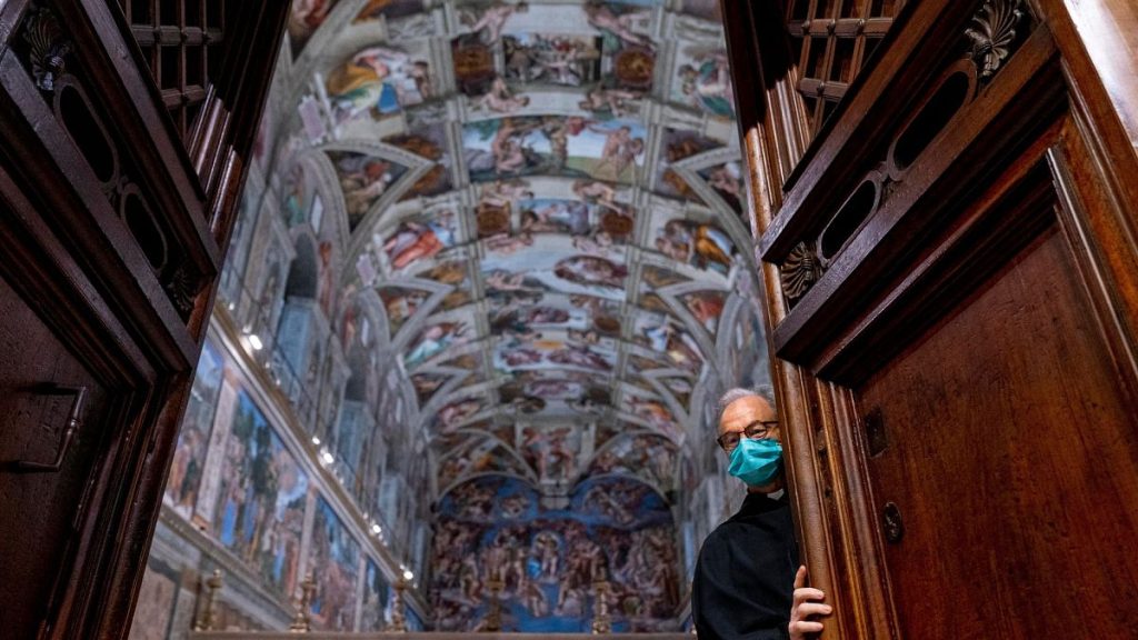 الفاتيكان يغلق كنيسة سيستين استعدادًا لانتخاب بابا جديد بعد وفاة فرنسيس