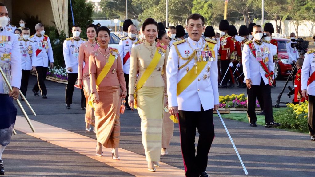 أكاديمي أمريكي يواجه السجن في تايلاند بتهمة “إهانة الذات الملكية”