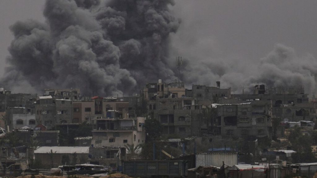 ارتفاع حصيلة القتلى في غزة إثر غارات إسرائيلية دامية وخروج مستشفى للأطفال عن الخدمة بشكل كامل