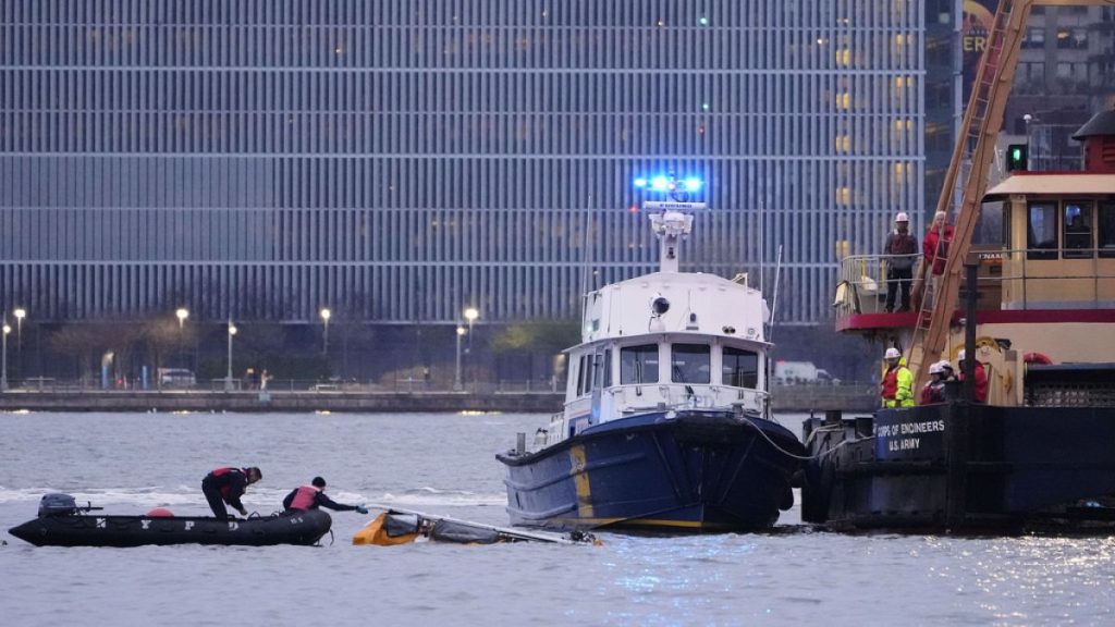 مأساة جديدة تهز نيويورك: مصرع 6 ركاب بينهم أطفال في تحطم مروحية بنهر هدسون