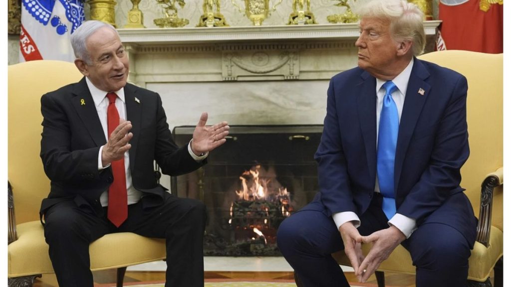 انقسام فريق ترامب حول إيران: الحوار أم الضربة العسكرية؟