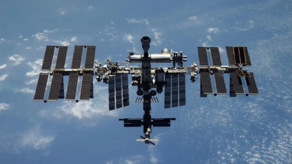 قمر صناعي روسي يخرج عن السيطرة… انتكاسة لبرنامج الأسلحة الفضائية؟