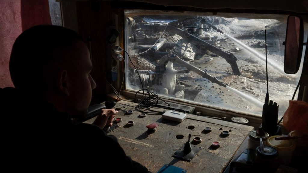 أوكرانيا والولايات المتحدة تتجهان لإتمام صفقة المعادن بحلول نهاية أبريل