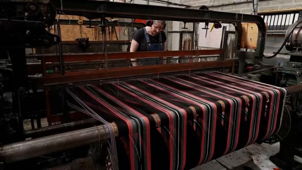 فيديو. “تارتان الساحرات”: نسيجٌ يخلّد ذكرى نساء أُعدمن بتهمة ممارسة السحر في اسكتلندا