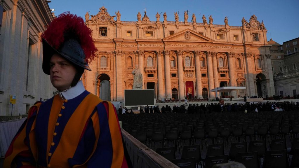 مباشر – تغطية مباشرة: العالم يودع البابا فرنسيس في جنازة تجمع الفقراء والأغنياء