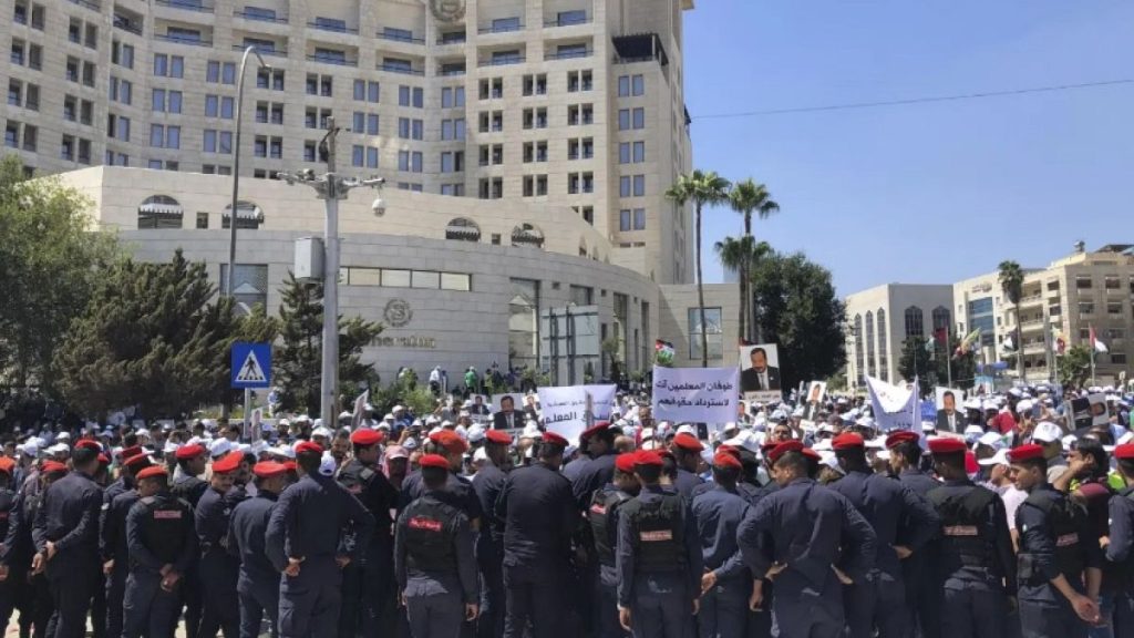 الأردن يُعلن حظر جماعة الإخوان المسلمين… ماذا نعرف عنهم؟