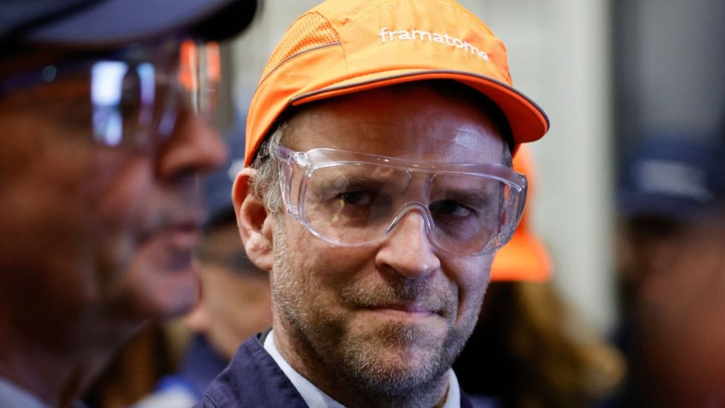 وزير الصناعة الفرنسي يحذر: رسوم ترامب الجمركية تهدد آلاف الوظائف في قطاعات استراتيجية