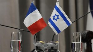 إسرائيل تلغي تأشيرات 27 نائبا فرنسيًا على خلفية تصريحات ماكرون حول الدولة الفلسطينية