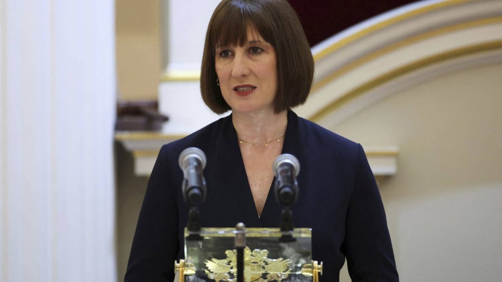 بريطانيا: رسوم أمريكا لها تداعيات على اقتصاد العالم.. وسندعم الأسر والشركات