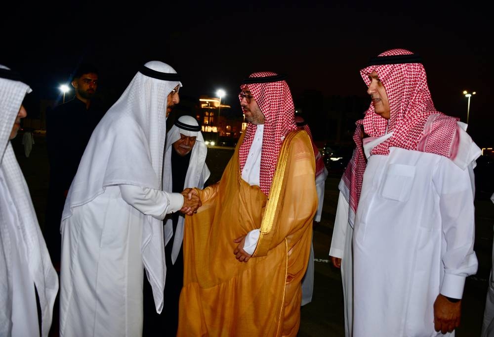 محافظ جدة يعزّي أسرة بن ظافر في فقيدتهم