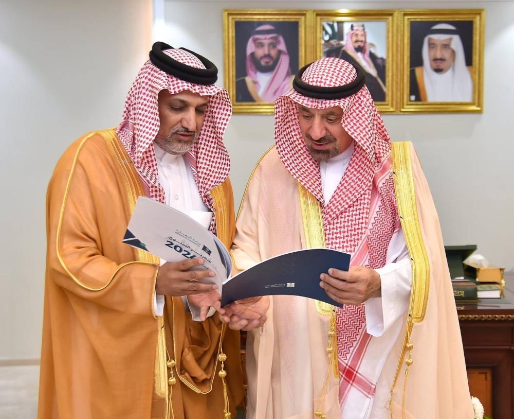 أمير نجران يطلع على جهود فرع وزارة التجارة