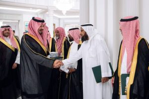 سلمان بن سلطان يكرم المتقاعدين من منسوبي الإمارة