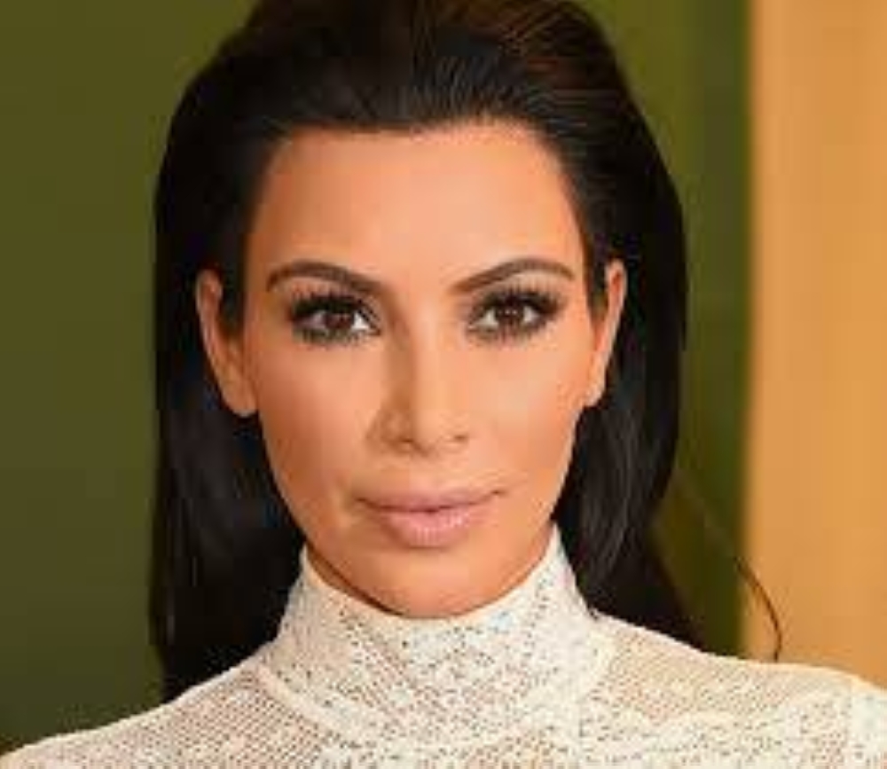 اللصوص استولوا على مجوهرات بـ6 ملايين.. كيم كارداشيان تُدلي بشهادتها حول سرقة باريس 28 الجاري