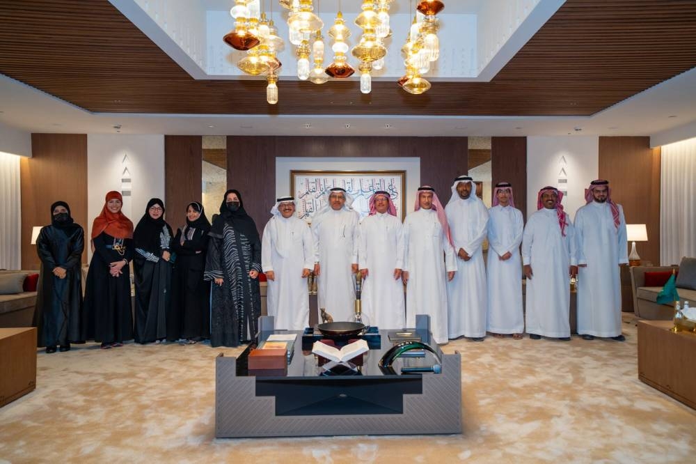 ديوانية القلم الذهبي تناقش «حضور الشعر ومكانته» في لقائها الأسبوعي بحضور نخبة من المثقفين