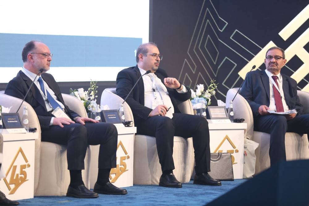 «البركة» تُقيم أولى جلساتها العلمية بمشاركة خبراء عالميين