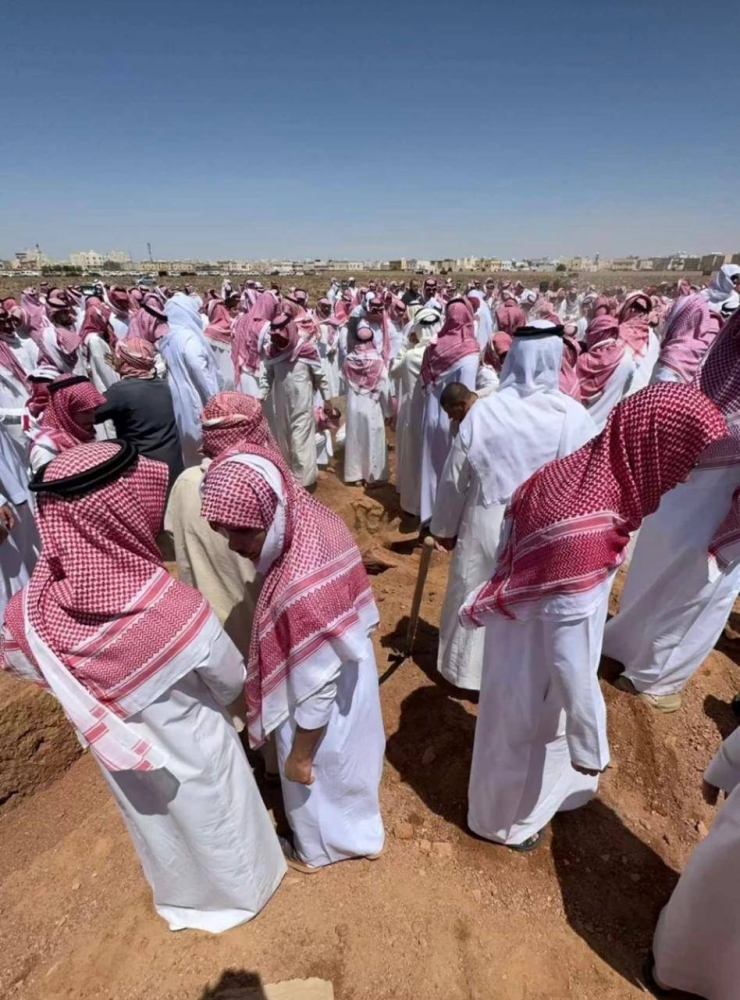 الوسط التعليمي يفجع بوفاة عبدالله الشمري بعد 3 عقود من العطاء