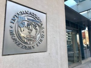 «النقد الدولي» يتوقع: النمو العالمي سينخفض والتجارة تتراجع 1.5 %