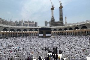 «الشؤون الدينية» تحذّر من مقاطع مفبركة بالذكاء الاصطناعي بمواقع التواصل