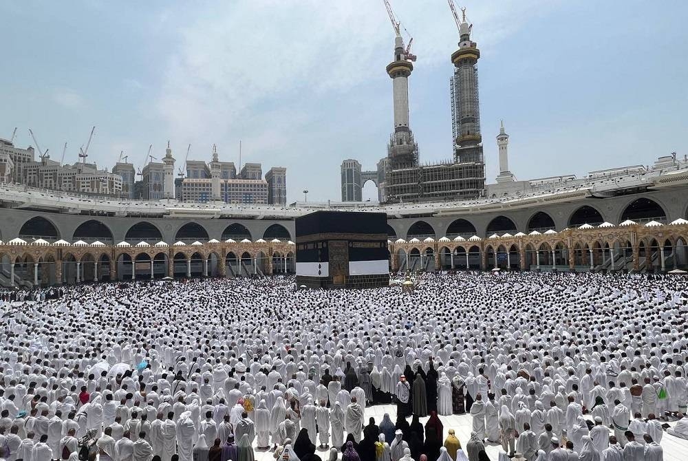 «الشؤون الدينية» تحذّر من مقاطع مفبركة بالذكاء الاصطناعي بمواقع التواصل