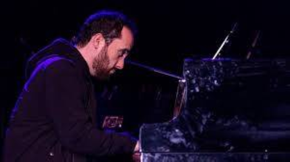 يعزف لأكثر من 16 ساعة.. العازف ليفيت يقدم «فيكساسيون» للمرة الأولى أمام الجمهور