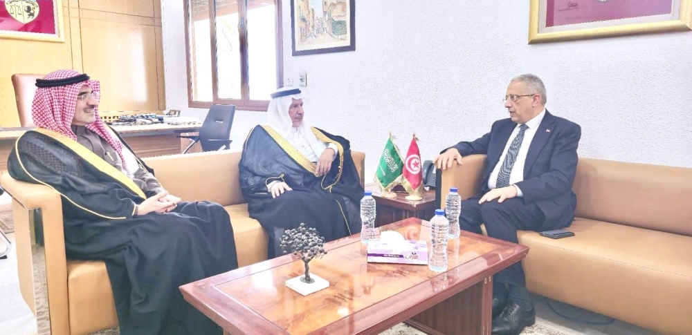 وزير الصحة التونسي: «سلمان للإغاثة» يقف إلى جانب المحتاجين وينجد المتضررين