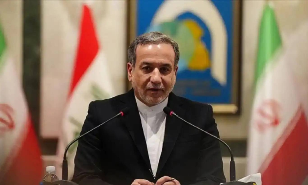 وزير الخارجية الإيراني يطالب بريطانيا وألمانيا وفرنسا بالحوار مع بلاده