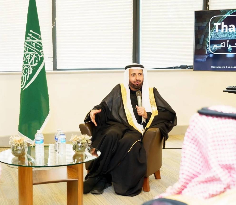 في لقاء مع الطلبة في لندن.. وزير الحج والعمرة يؤكد تمكين المبتعثين لخدمة الحرمين