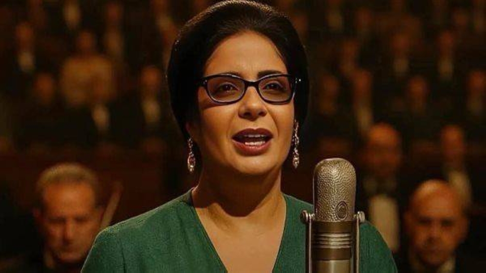 منى زكي تكشف لـ«عكاظ» حقيقة البوستر المتداول لفيلم «السّت»