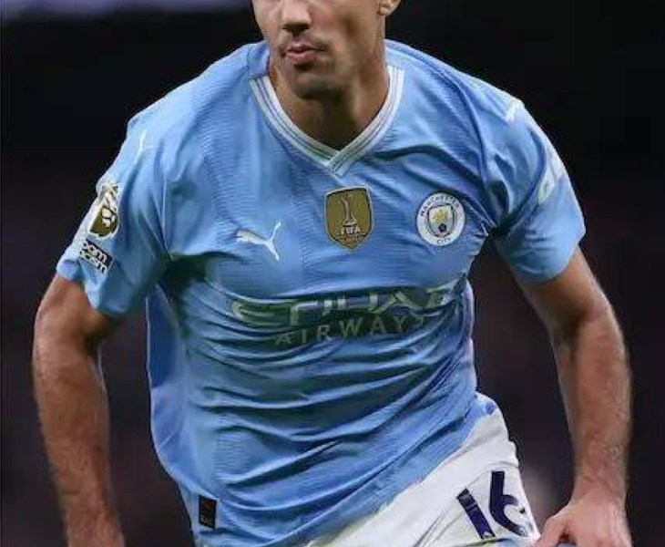 أفضل لاعب في العالم يعود للملاعب!