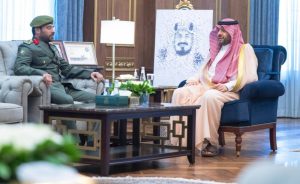 أمير الحدود الشمالية يستقبل مدير جوازات المنطقة المعيّن حديثاً