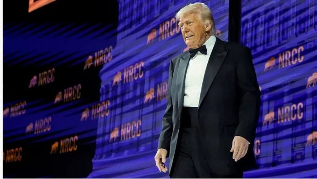 مع دخول رسوم «ترامب» حيز التنفيذ.. الذهب يرتفع وسوق النفط إلى أدنى مستوى في 4 سنوات.. و«تسوماني» يضرب الأسواق المالية