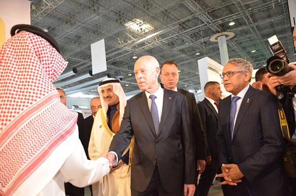 الرئيس التونسي يزور جناح جامعة نايف بمعرض تونس للكتاب ويشيد بجهودها في تعزيز الأمن العربي