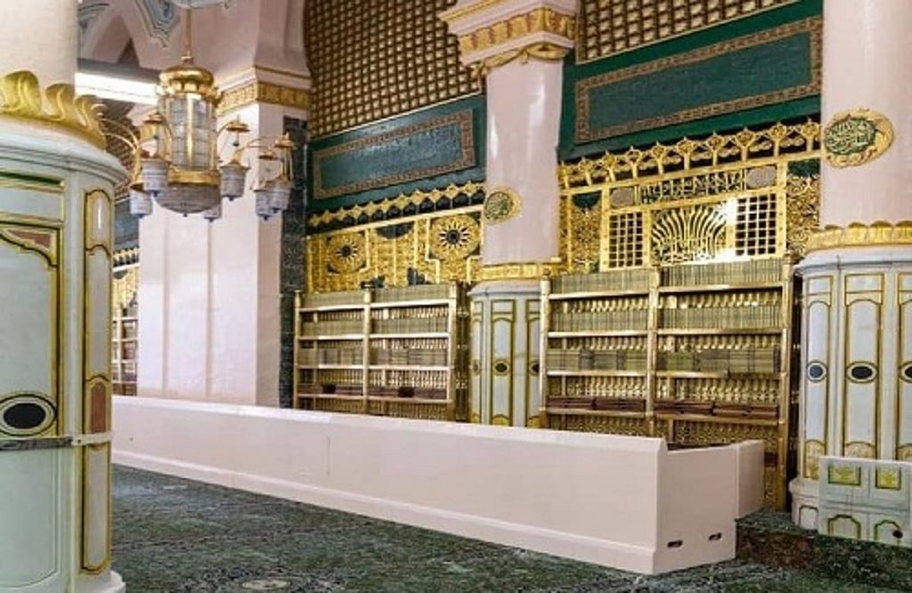 خلال عام واحد.. أكثر من 13 مليون زائر للصلاة في الروضة الشريفة