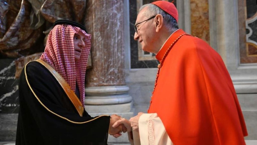 وزير الدولة للشؤون الخارجية يترأس وفد المملكة في مراسم تشييع بابا الفاتيكان